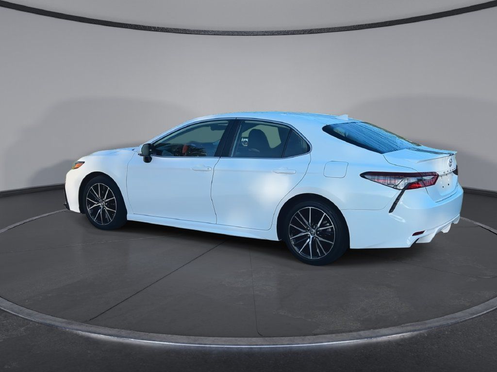 Used 2023 Toyota Camry SE FWD image 6