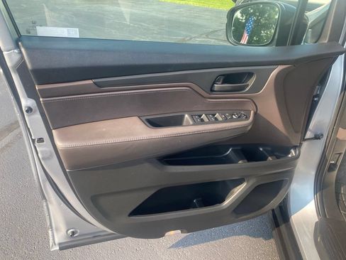 Used 2018 Honda Odyssey LX image 9
