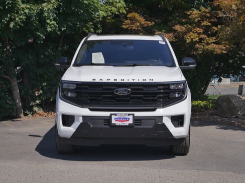 Certified 2025 Ford Expedition Max Platinum w/ Stealth Appearance Package AWD/4WD image 36