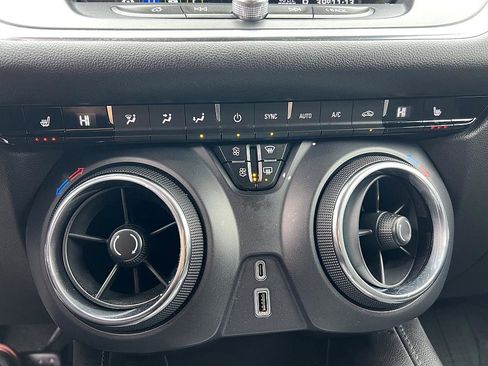 Used 2020 Chevrolet Blazer LT image 16