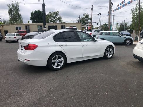 Used 2012 BMW 328i Sedan RWD image 2
