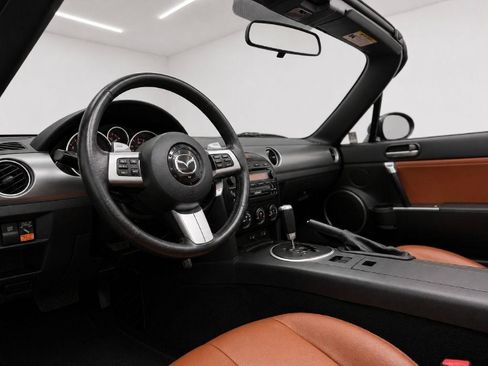 Used 2008 MAZDA MX-5 Miata Grand Touring w/ Premium Pkg RWD image 33