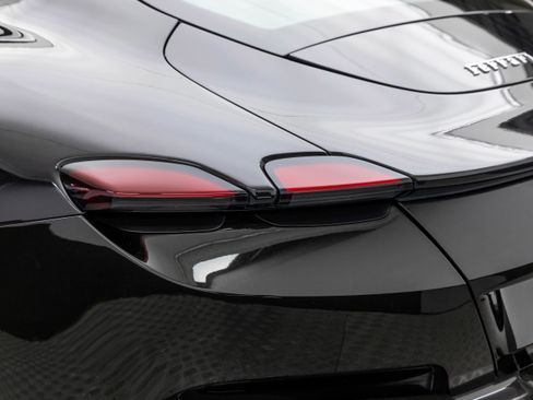 Certified 2021 Ferrari Roma image 20