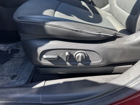Used 2023 Buick Encore GX Select w/ Sport Touring Package image 12