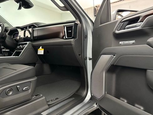 New 2026 GMC Sierra 1500 Denali w/ Denali Reserve Package image 35