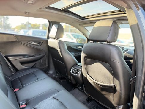 Used 2017 Chevrolet Malibu LT w/ Leather Package FWD image 17
