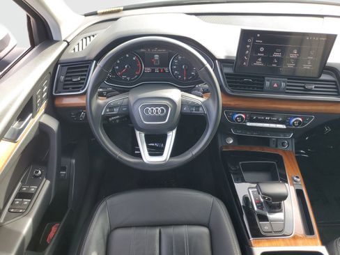 Used 2023 Audi Q5 2.0T Premium w/ Convenience Package image 12