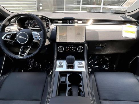 New 2026 Jaguar F-PACE R-Dynamic S image 5