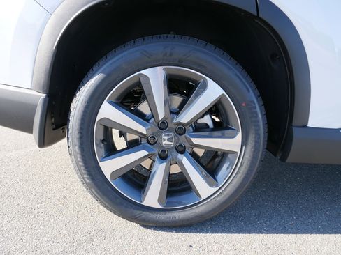 New 2025 Honda Pilot Touring image 11