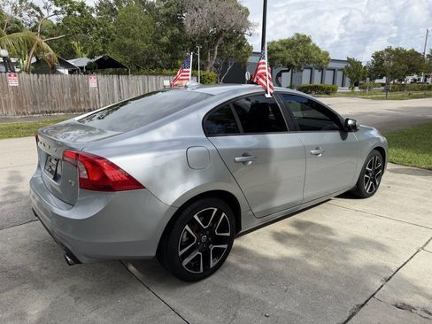 Used 2017 Volvo S60 T5 Dynamic image 10