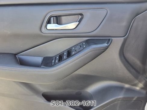 Certified 2026 Nissan Rogue SV FWD image 28