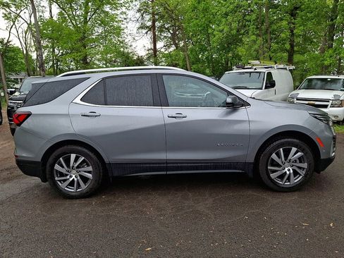 Used 2023 Chevrolet Equinox Premier AWD/4WD image 9