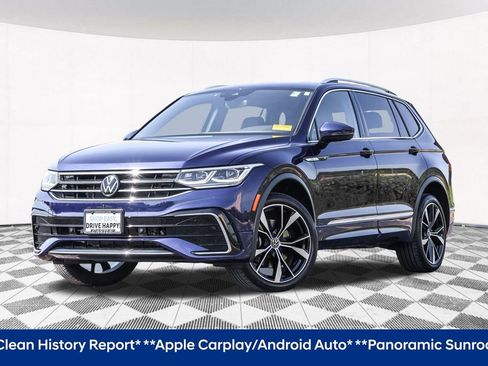 Used 2023 Volkswagen Tiguan SEL R-Line image 2
