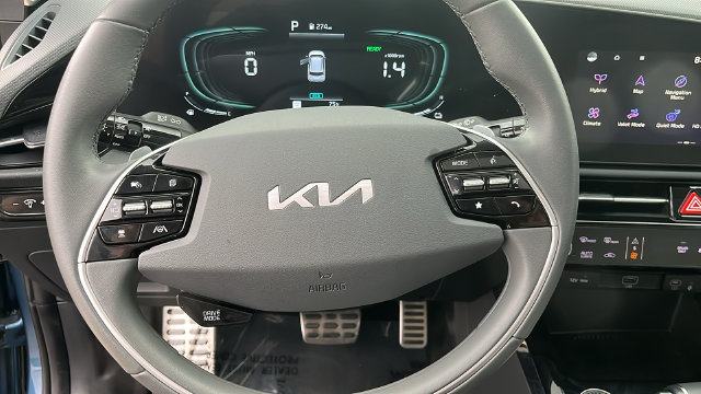 Used 2023 Kia Niro EX Touring FWD image 7