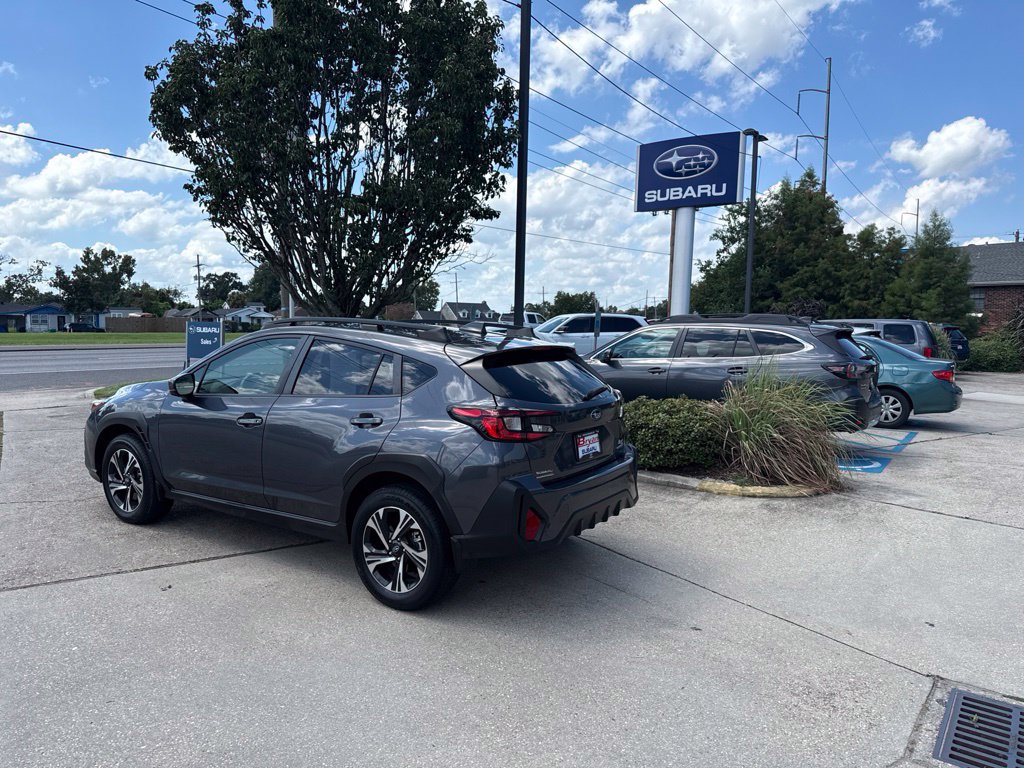Used 2024 Subaru Crosstrek 2.0i Premium w/ Crosstrek Mirror Package AWD/4WD image 5