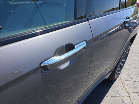 Used 2022 Jeep Grand Cherokee Overland w/ Luxury Tech Group IV image 13