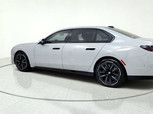 Used 2026 BMW 740i xDrive AWD/4WD image 6