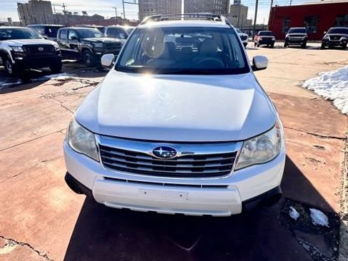 Used 2010 Subaru Forester 2.5X Premium image 2