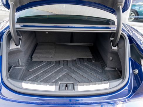 Used 2020 Porsche Taycan Turbo S image 33