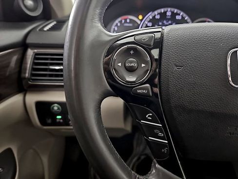 Used 2017 Honda Accord Touring image 22