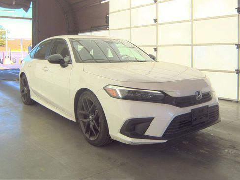 Used 2023 Honda Civic Sport image 3