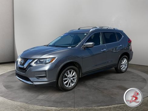 Used 2017 Nissan Rogue SV AWD/4WD image 3