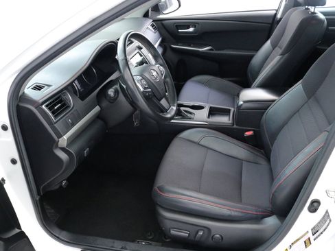 Used 2017 Toyota Camry SE image 22