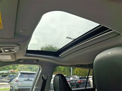 Certified 2022 Toyota Highlander XLE image 14