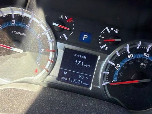 Used 2017 Toyota 4Runner SR5 Premium AWD/4WD image 8