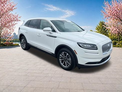 Used 2023 Lincoln Nautilus FWD w/ Premium Package image 11