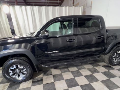 Used 2023 Toyota Tacoma TRD Off-Road AWD/4WD image 5