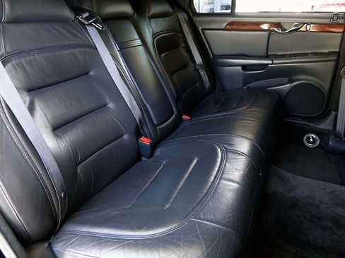 Used 2001 Cadillac De Ville Limousine FWD image 15