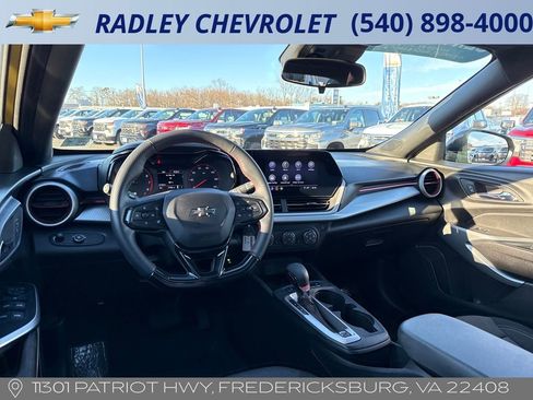 Certified 2024 Chevrolet Trax RS w/ Sunroof Package image 22