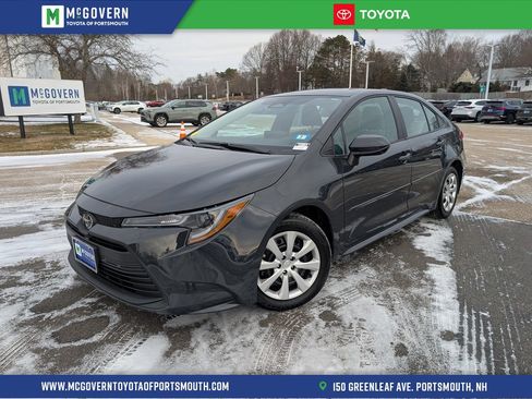 Used 2025 Toyota Corolla LE image 1
