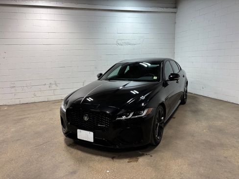 Used 2024 Jaguar XF R-Dynamic SE AWD/4WD image 2