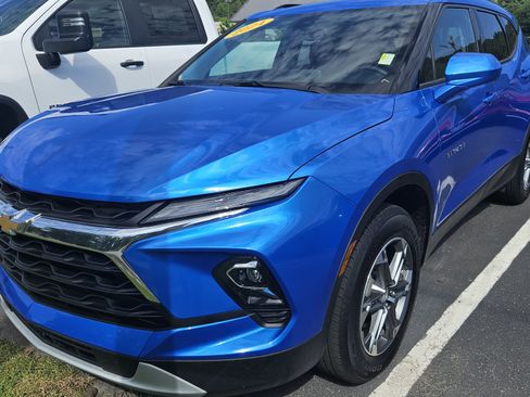 Used 2024 Chevrolet Blazer LT w/ Convenience Package FWD image 2