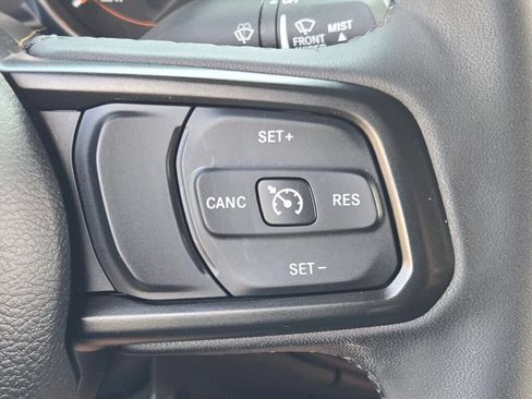 Used 2023 Jeep Gladiator Sport AWD/4WD image 34