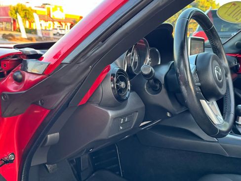 Used 2017 MAZDA MX-5 Miata RF Club RWD image 12