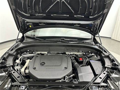 Certified 2023 Volvo XC60 B6 Ultimate w/ Climate Package image 26