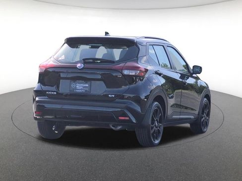 Used 2021 Nissan Kicks SR FWD image 5