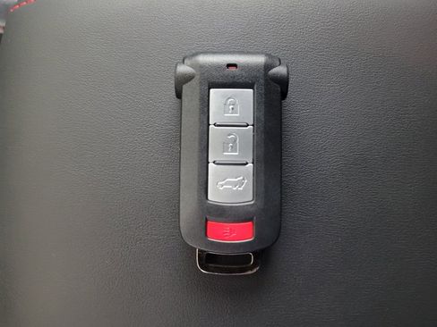 Used 2021 Mitsubishi Outlander LE AWD/4WD image 32