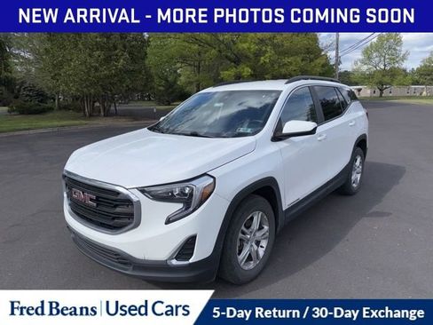 Used 2021 GMC Terrain SLE w/ Driver Convenience Package FWD image 3