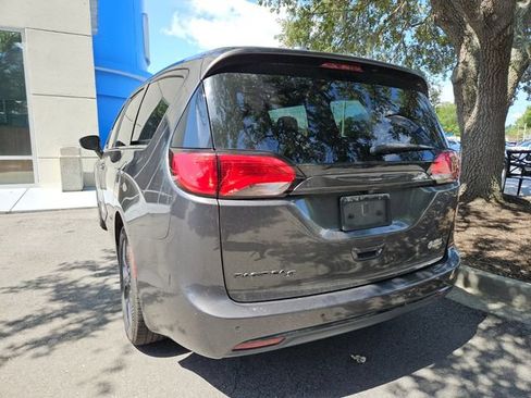 Used 2019 Chrysler Pacifica Touring Plus w/ S Appearance Package FWD image 9