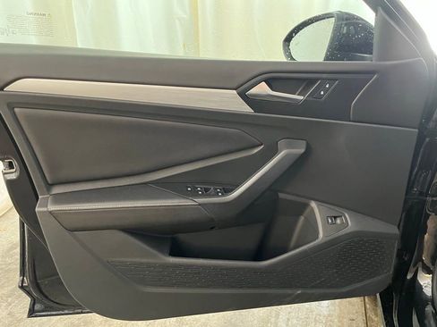 Certified 2025 Volkswagen Jetta Sport image 10