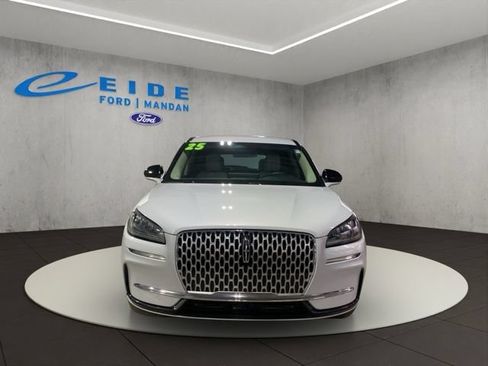 Used 2025 Lincoln Corsair AWD w/ Towing Package image 6