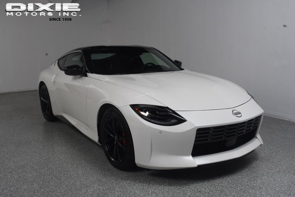 Used 2025 Nissan Z Performance w/ Floor Mat Package RWD image 1
