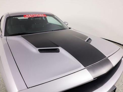 Used 2018 Dodge Challenger SXT image 11