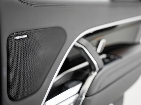 Used 2023 Land Rover Range Rover SE image 36