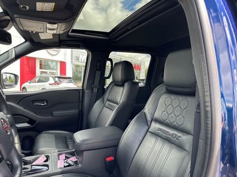 Used 2022 Nissan Frontier PRO-4X w/ Pro-4X Premium Package AWD/4WD image 11