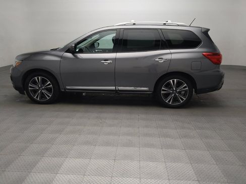 Used 2017 Nissan Pathfinder Platinum w/ Family Entertainment Package FWD image 3